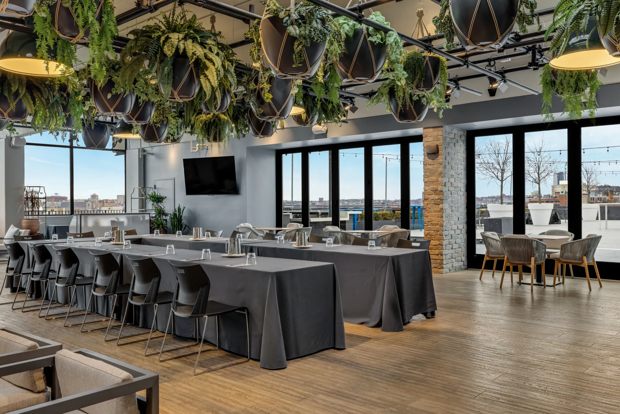 RevereHotel Lantern Lounge 02