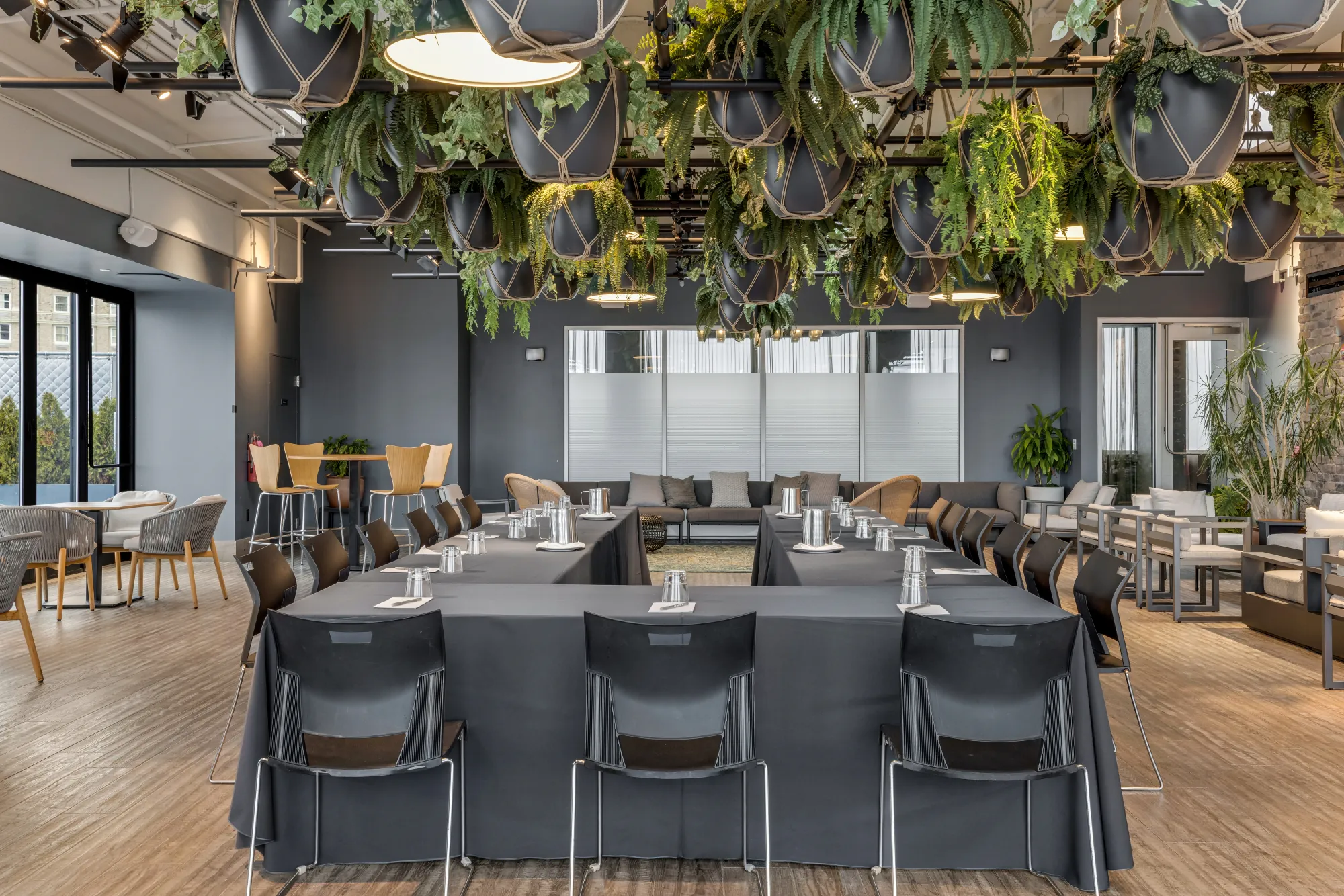 RevereHotel Lantern Lounge 03