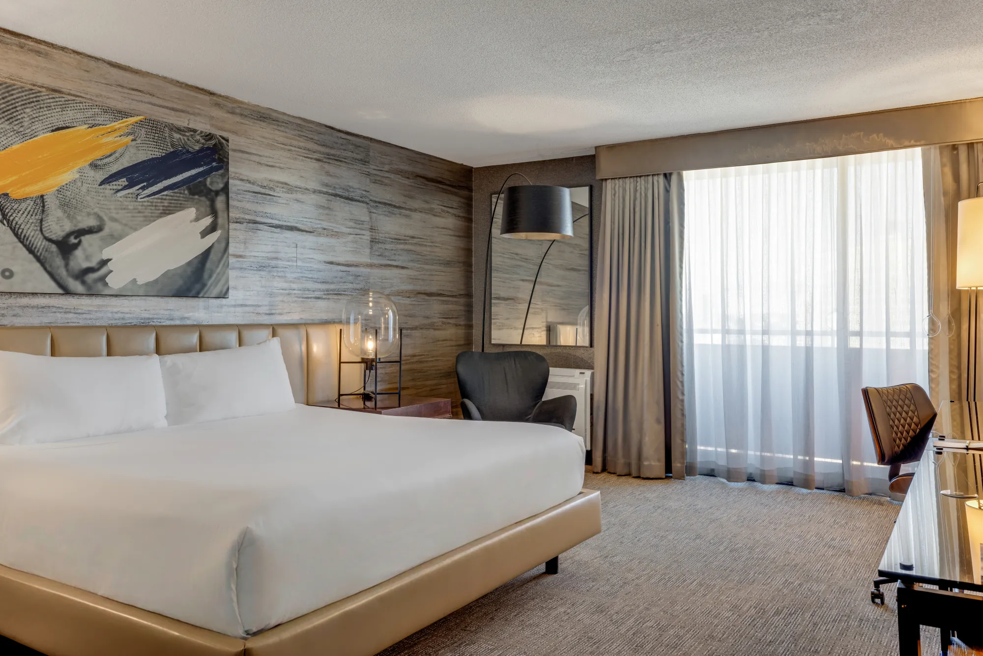 RevereHotel Room2403 01